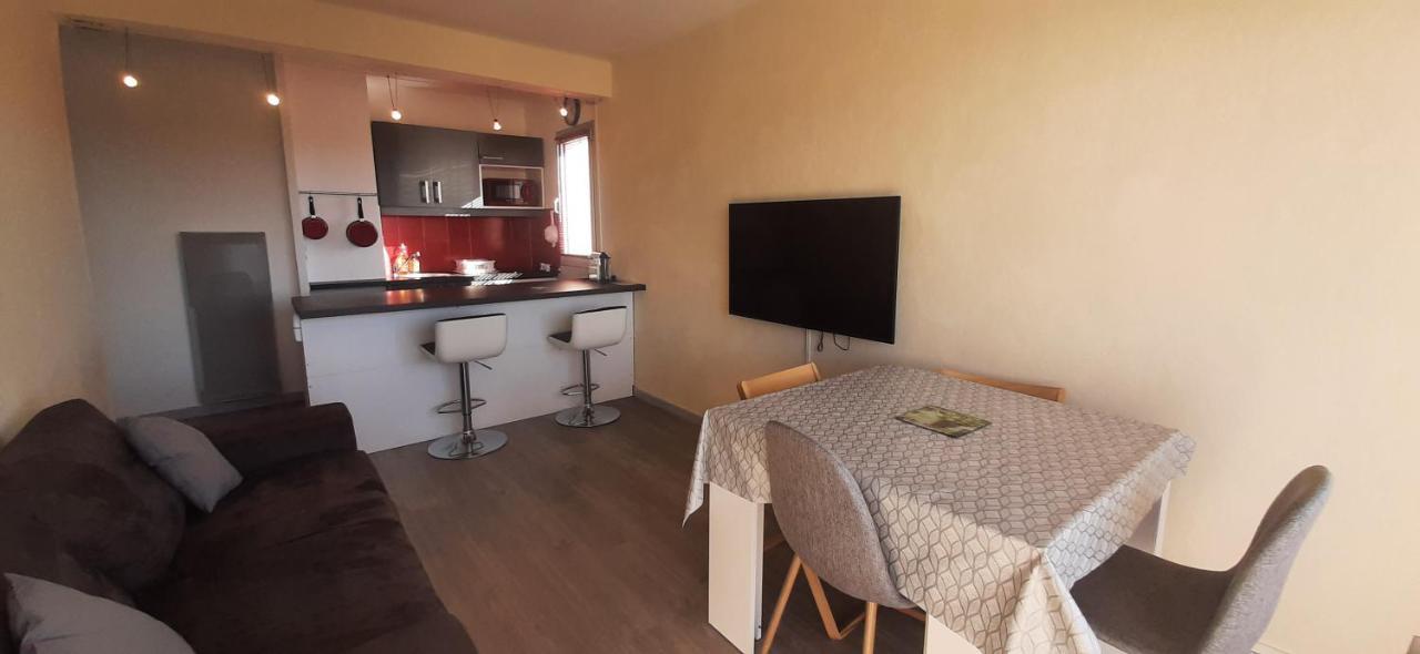 Residence De La Plage Appart A 2 Pas De La Plage Et Du Marche サン・シプリアン エクステリア 写真